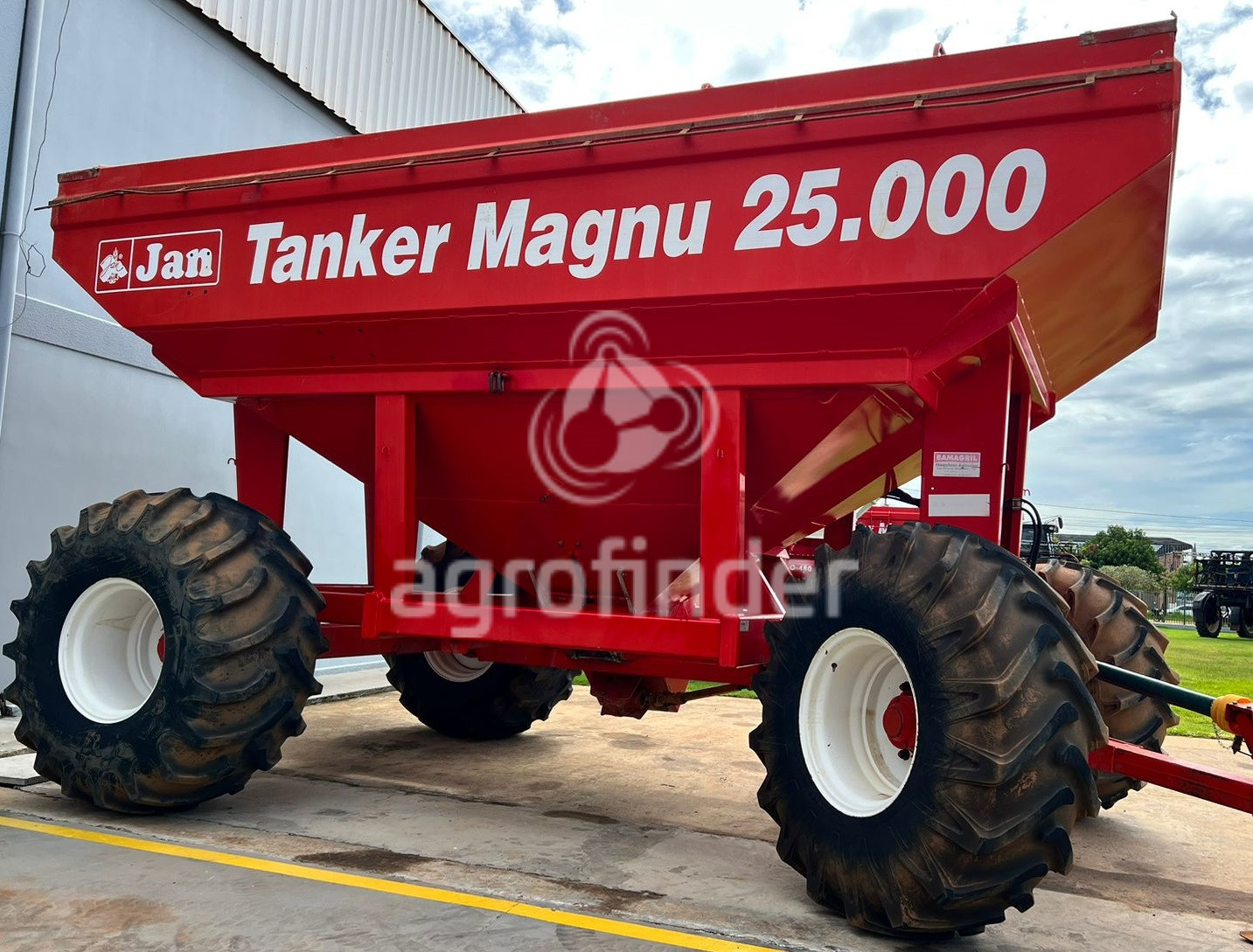 Graneleiro Jan Tanker Magnu 25.000 Ano 2014 | Agrofinder